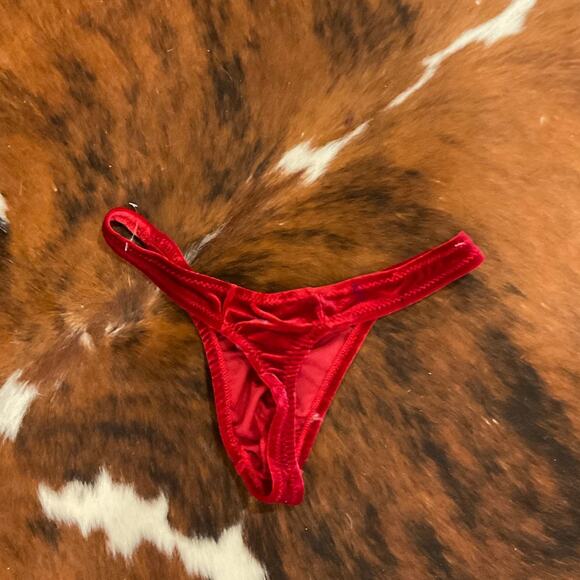 Shirley of Hollywood Mens Velvet Thong Underwear High Rise Size L Red - Picture 2 of 2
